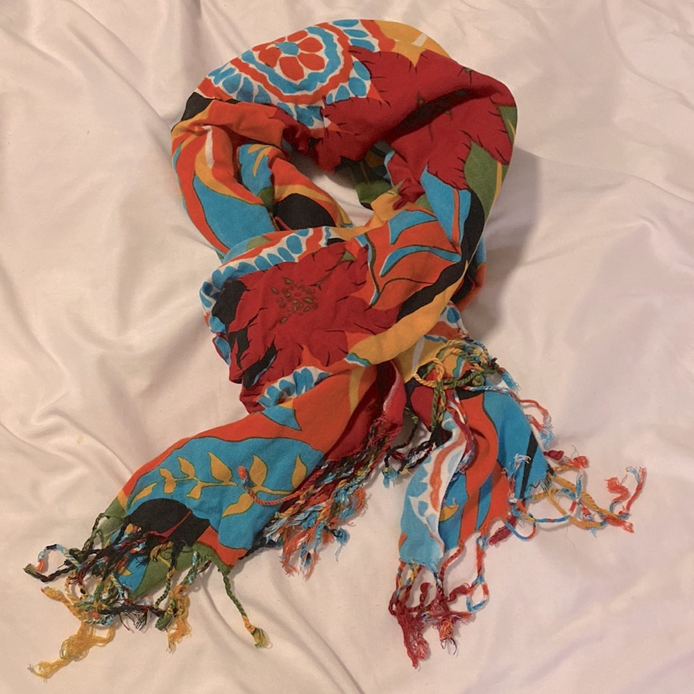Multicolored scarf